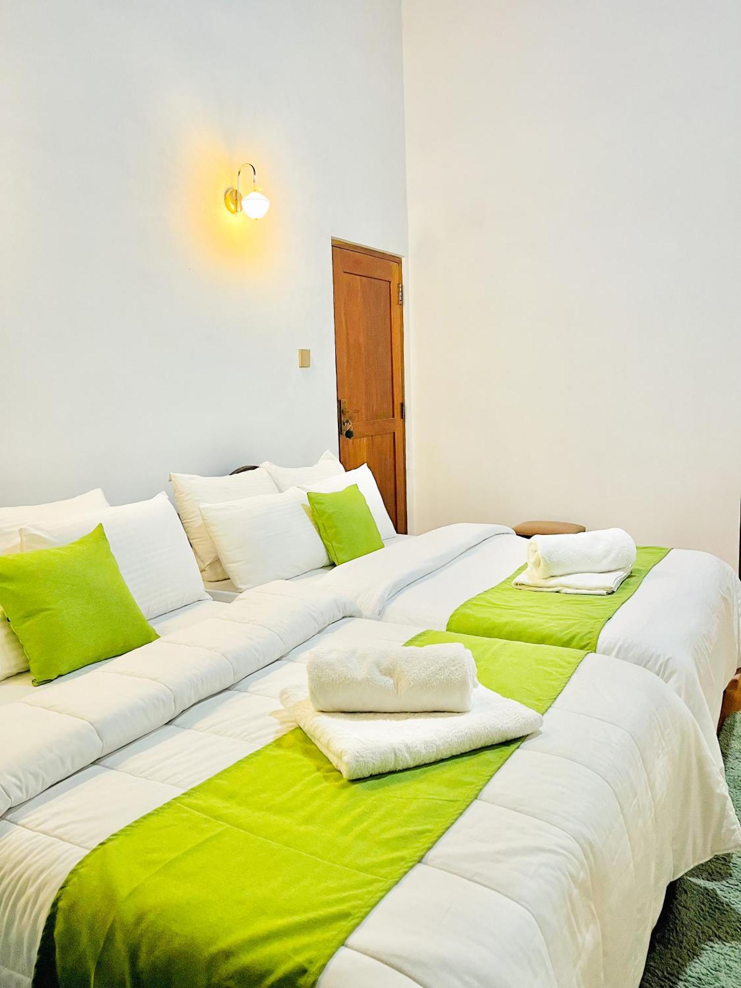 Star Holiday Home Нувара-Элия Экстерьер фото